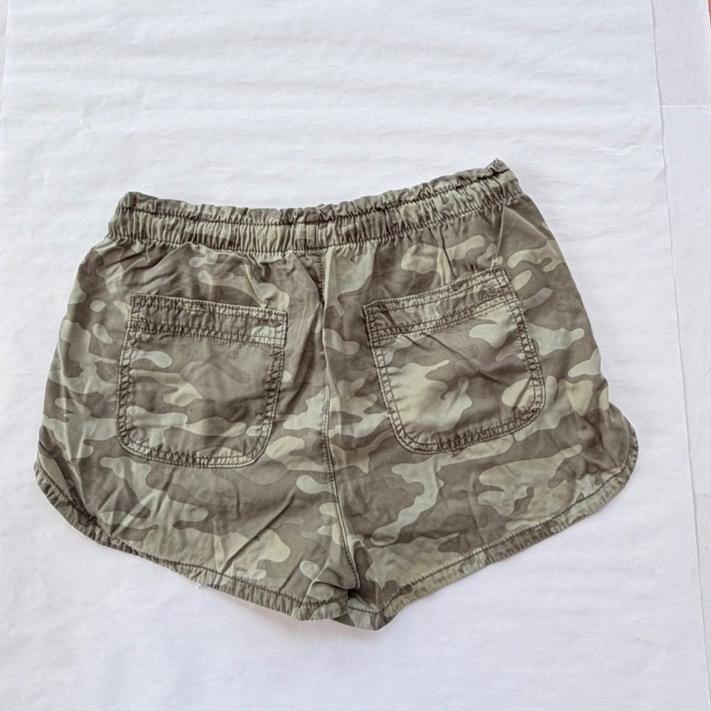 American Eagle AE Lightweight Camo Drawstring Size M Shorts Green - Picture 8 of 10